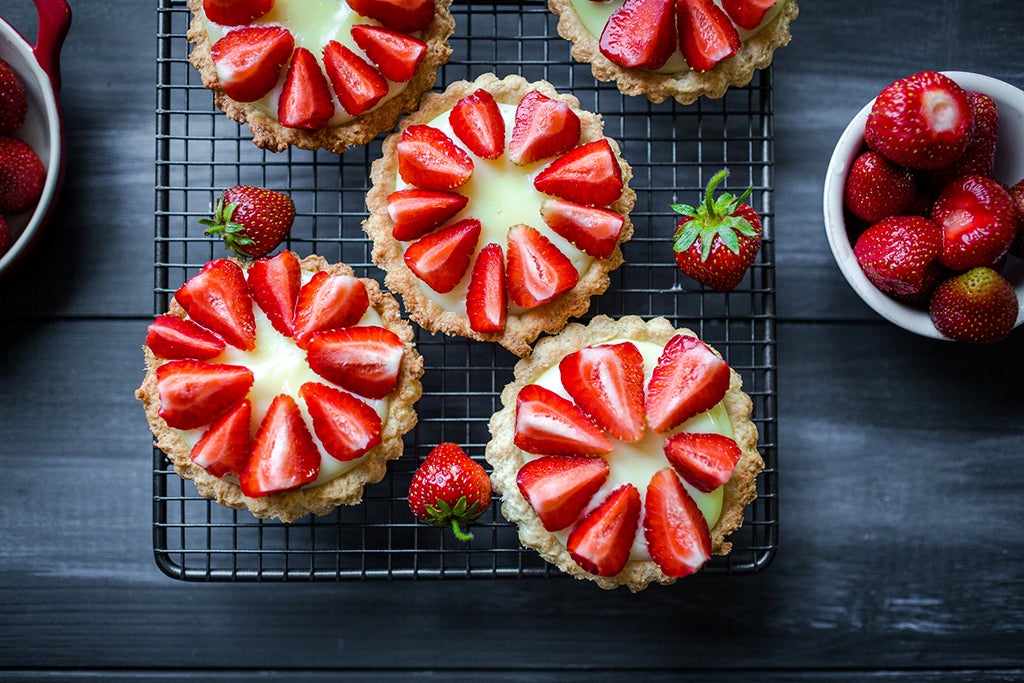 Postres de fresas con galleta