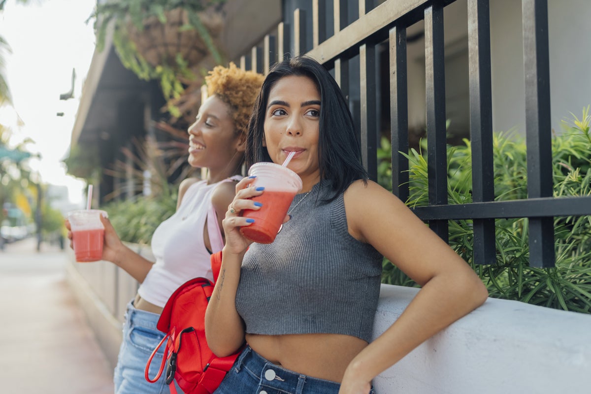 Dos mujeres que aman la cultura geek